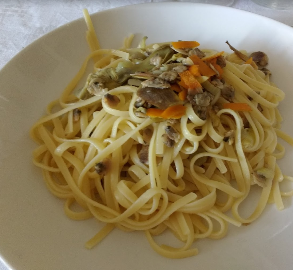 linguine con carciofi vongole e arancia